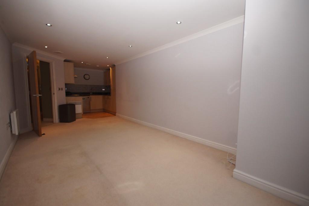17 Lakelands Court