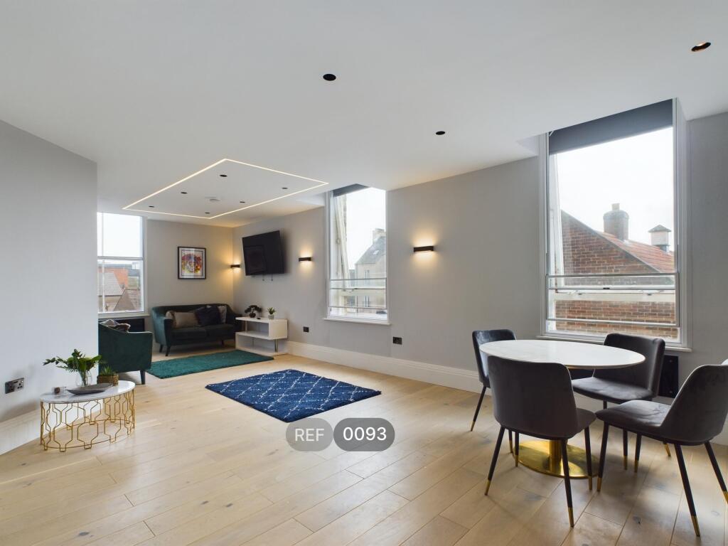 Kitchen &amp; Living area