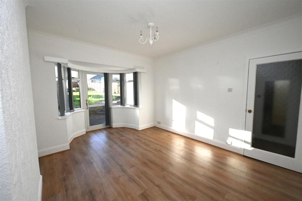 rear lounge 2.JPG