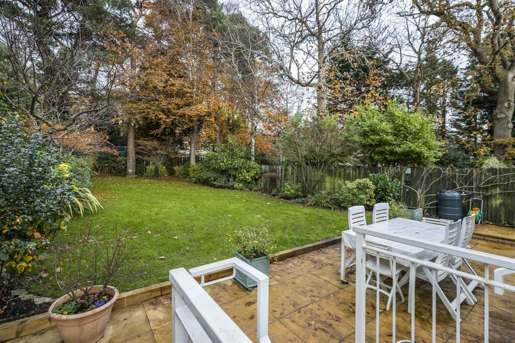 2022-11-30 PS 4 Lakeside Road_007.jpg