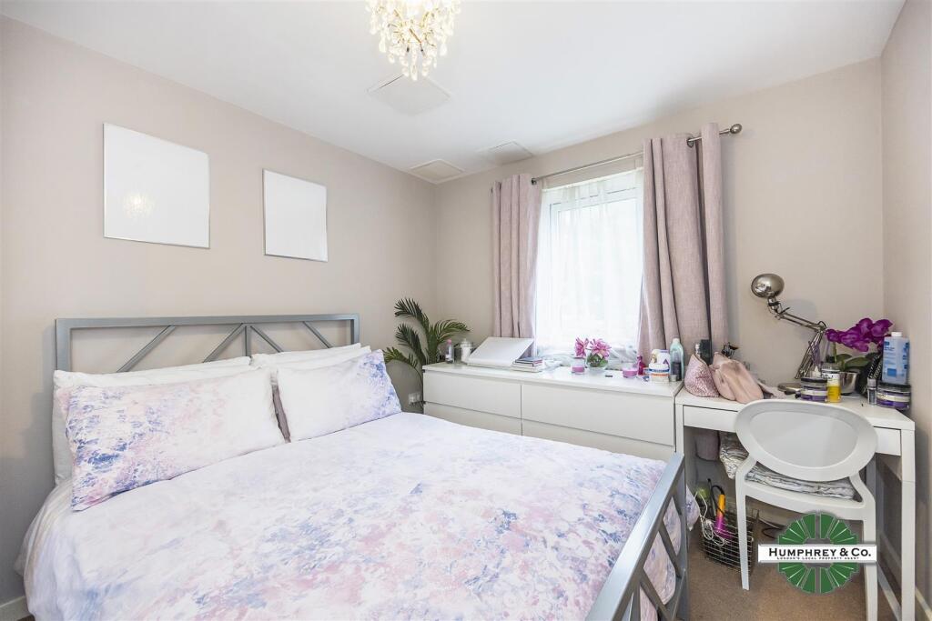 15  Bedgebury Court,  1 Hawker Place -002.jpg