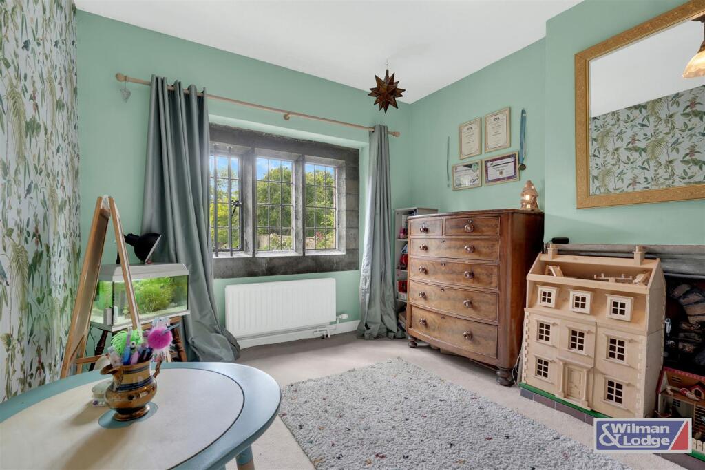 Period Property - Four Bed with Formal Gardens (5)