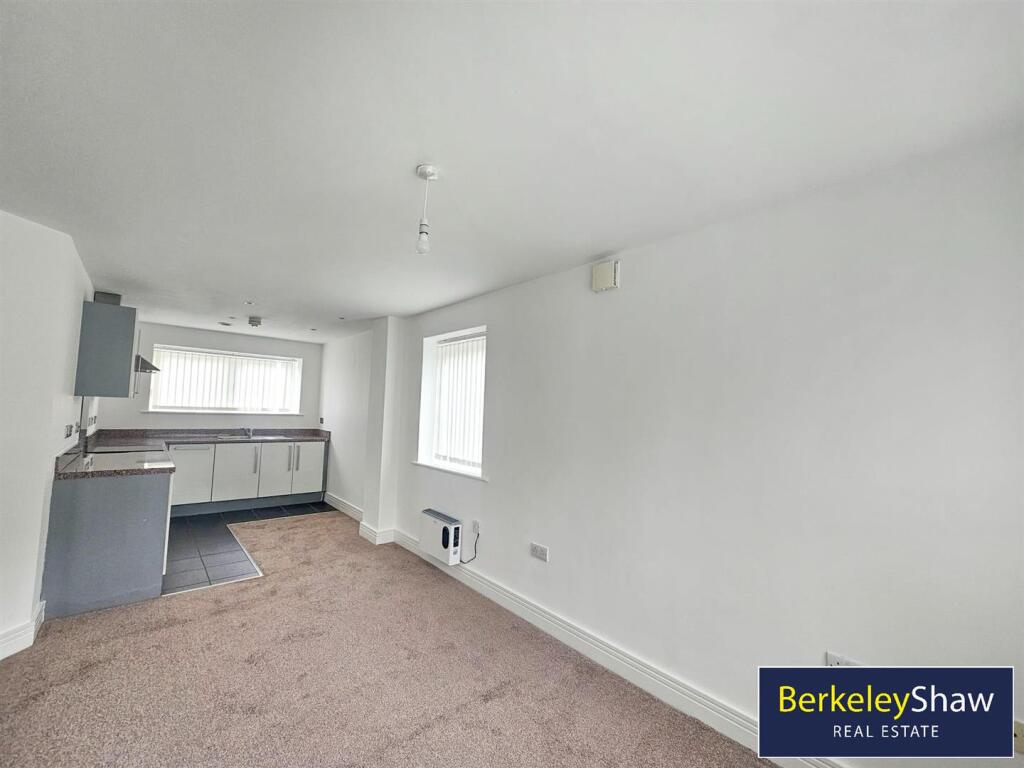 Kitchen/Living Area
