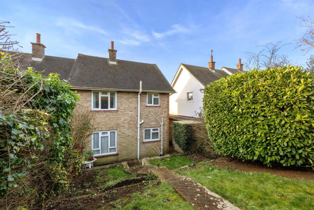 Chichester Close 21 REAR 2.jpeg