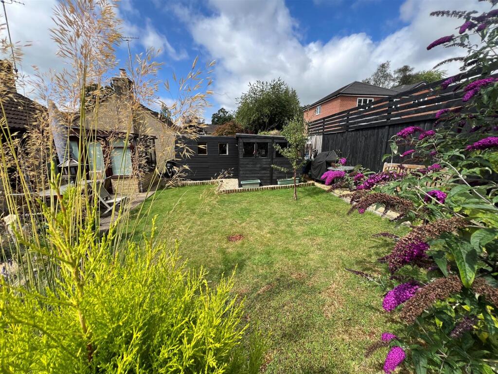 Rear garden 2.jpg