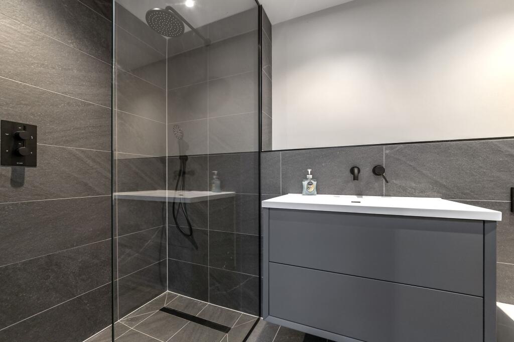 En-suite 2