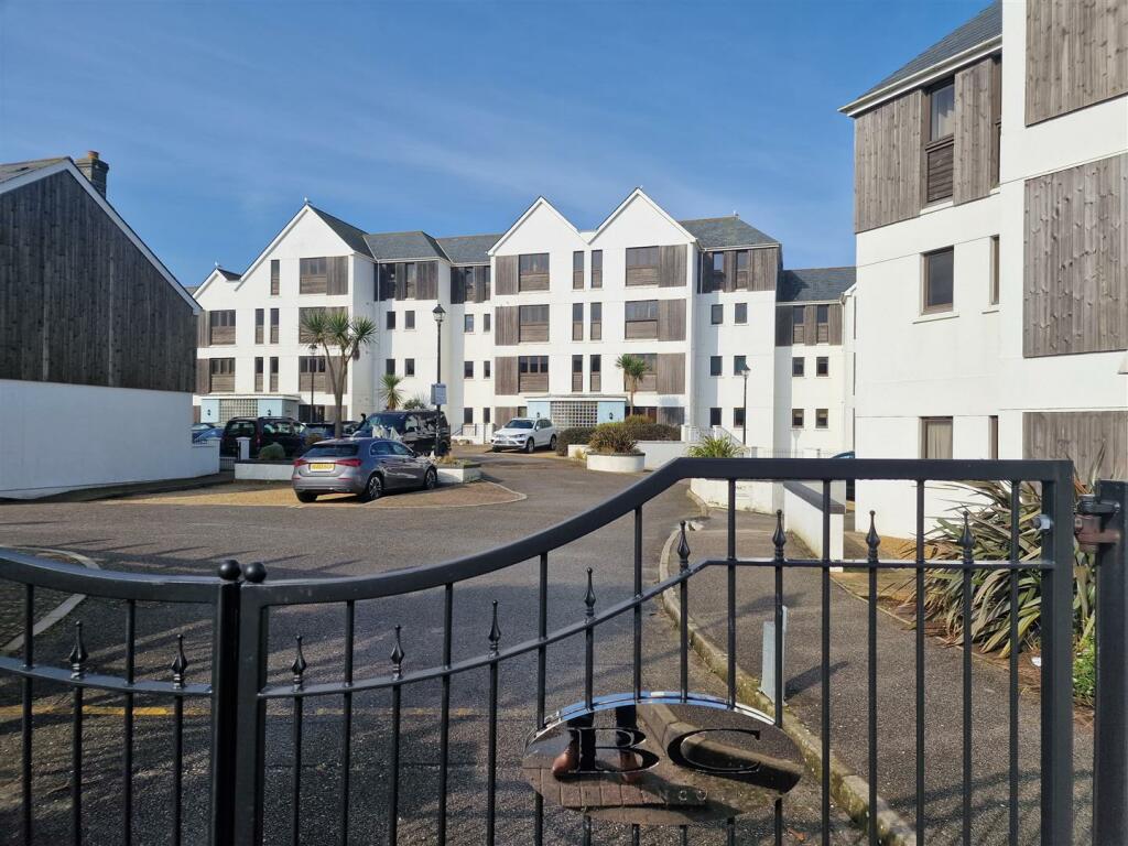Bredon Court