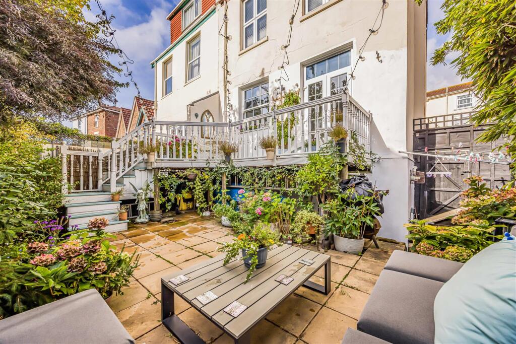 10 Kenilworth Road, Southsea-Smalll-PorticoMarketi