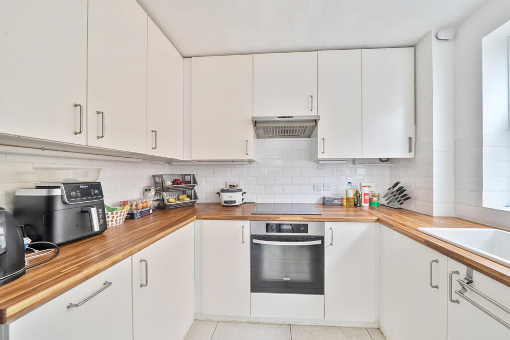 1310674-11-685eb8...