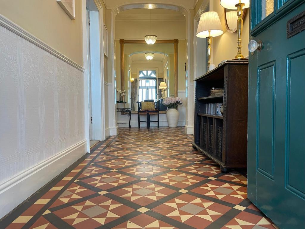 Grand tiled entrance hall