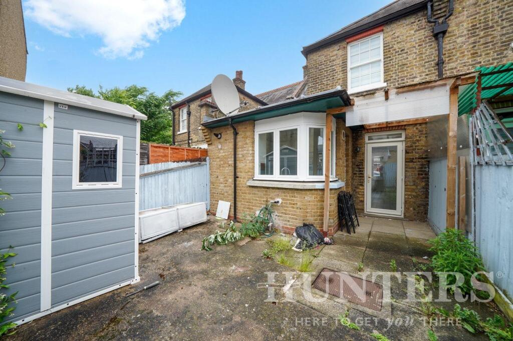 99 Peabody Cottages, Lordship Lane - 4ESXvwlntY28s