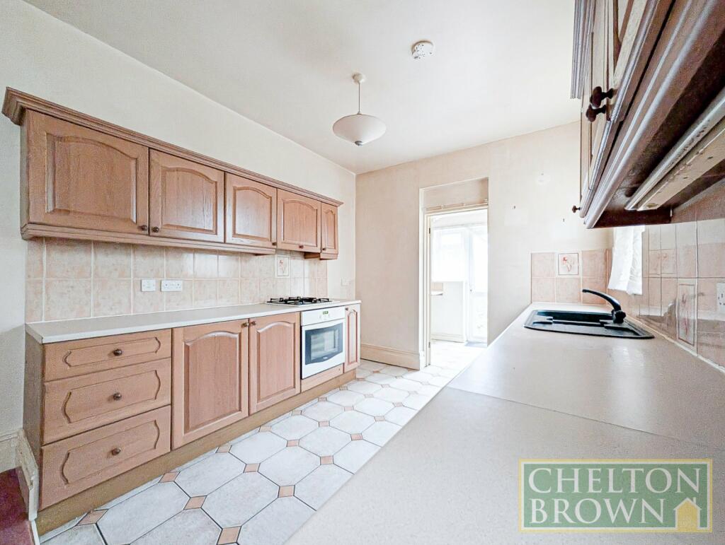 Kitchen &amp; Breakfast