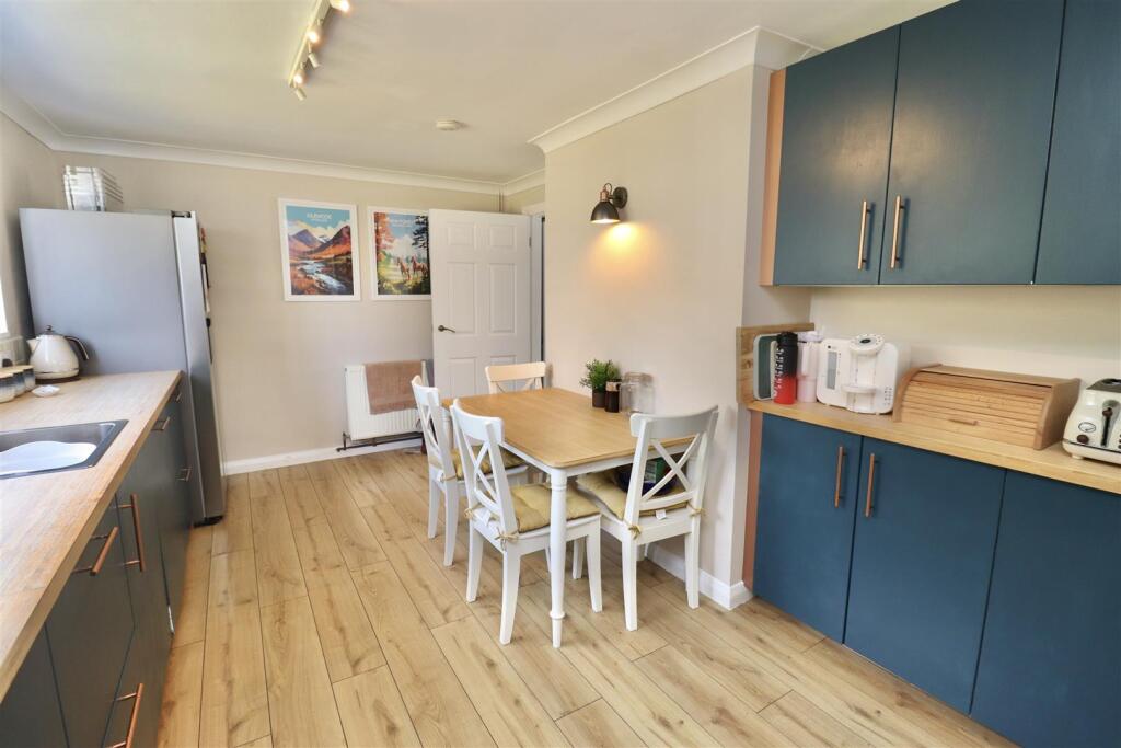 BREAKFAST KITCHEN