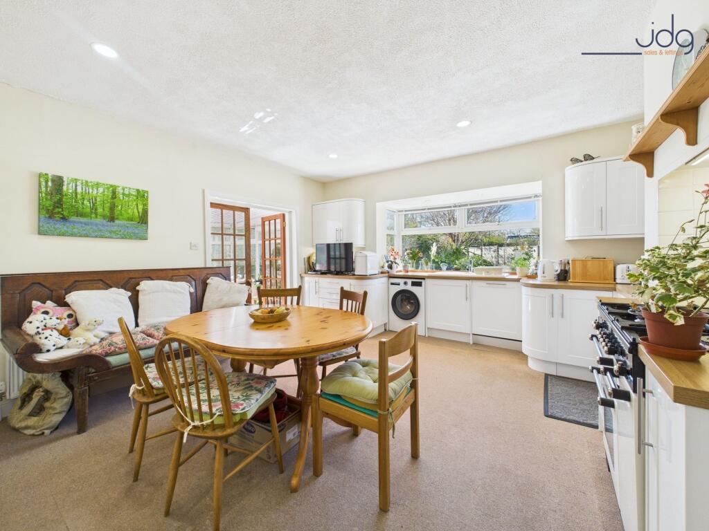 Spacious Kitchen Diner