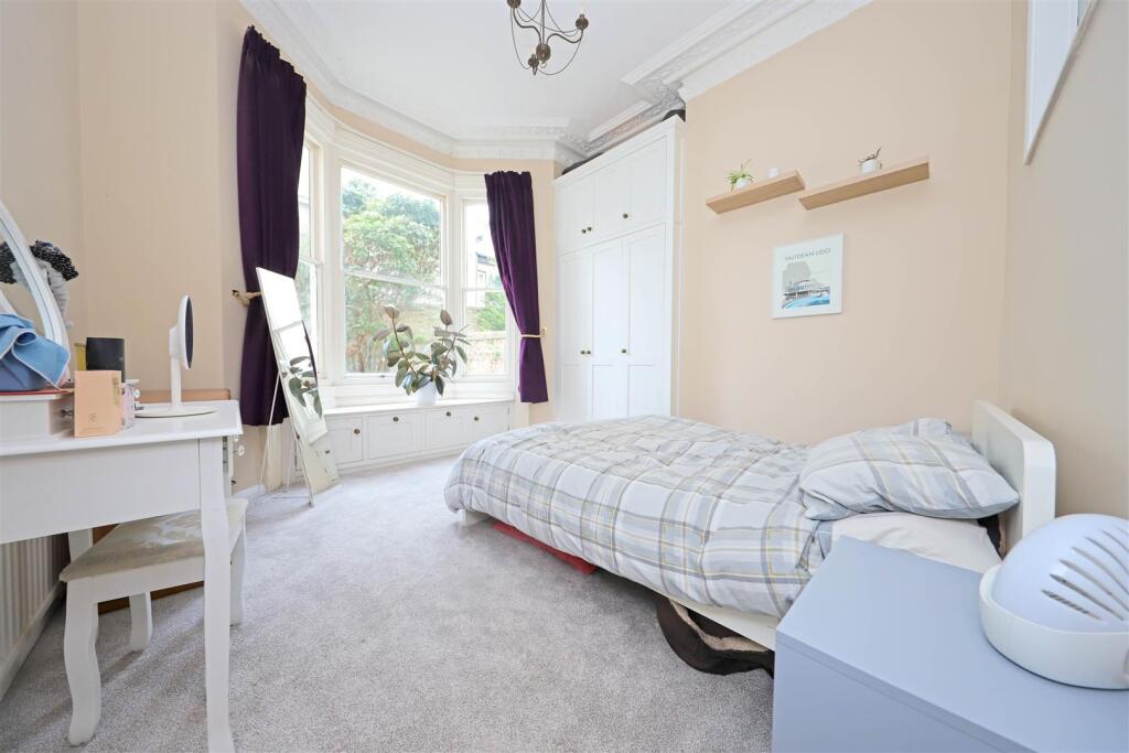 nicholas james buckingham rd bed 1.jpg