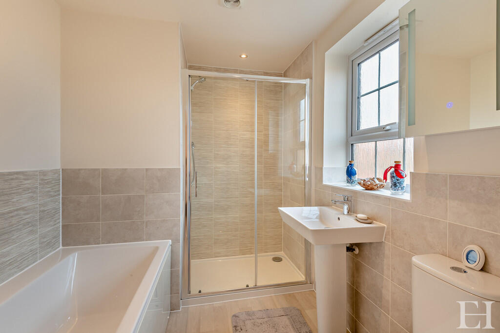 8630549-interior2...