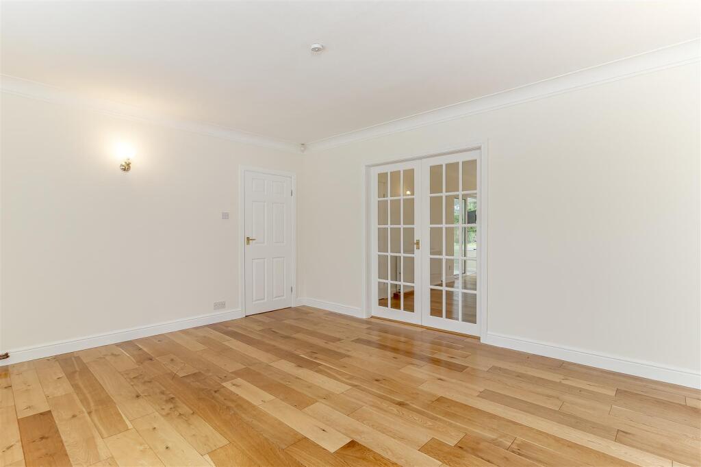 Dining Room - B.jpg