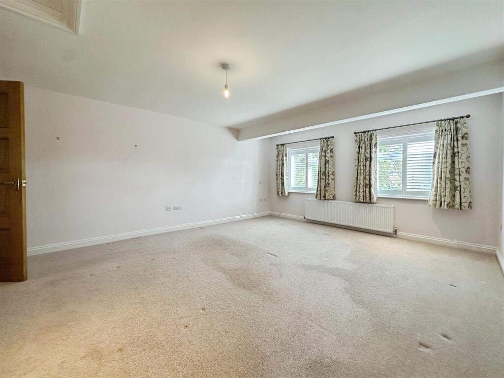 af17fc24--4BF2-9CCC-823054E2876E-12315-0000037B2D1