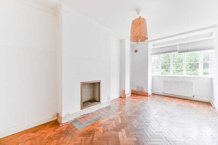 21 Elmhurst Court, St. Peters Road, Croydon, Surrey, CR0 1HQ