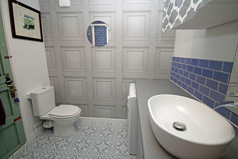 Utility/shower room