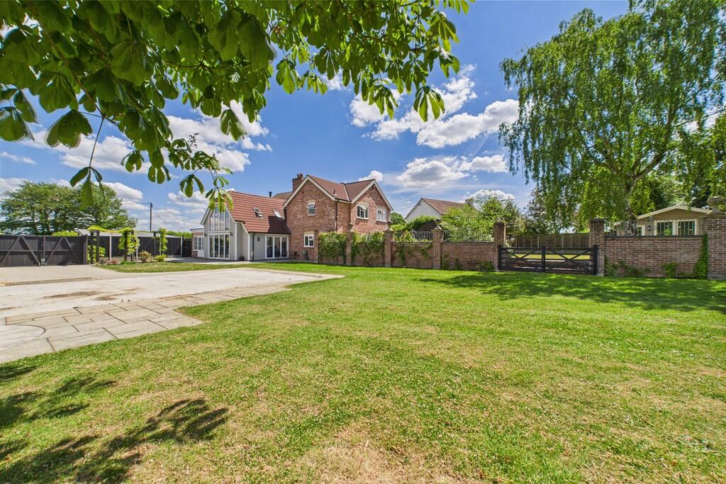 CAM01689G0-PR0470...