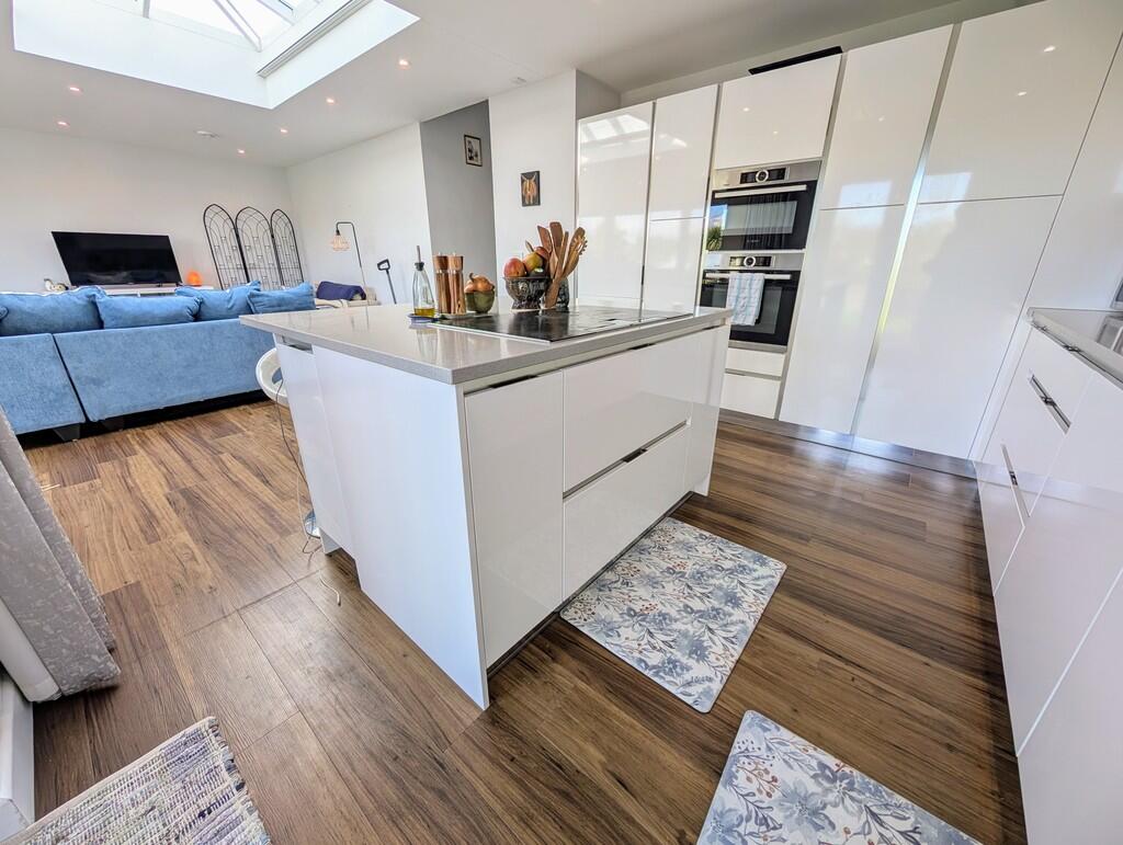 PXL_20250416_0931...