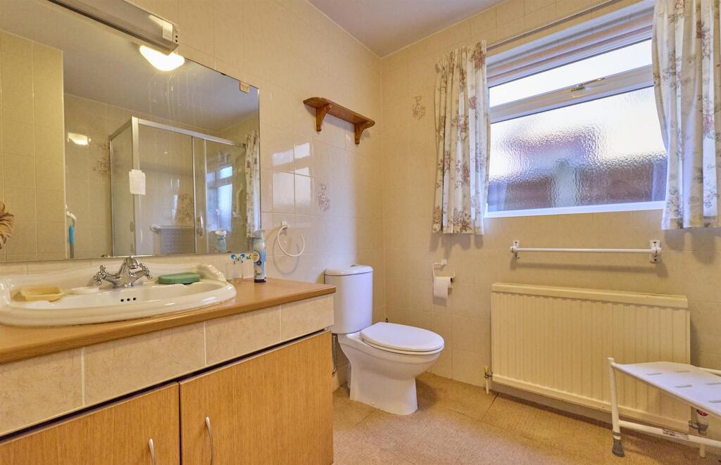 Side Shower Room