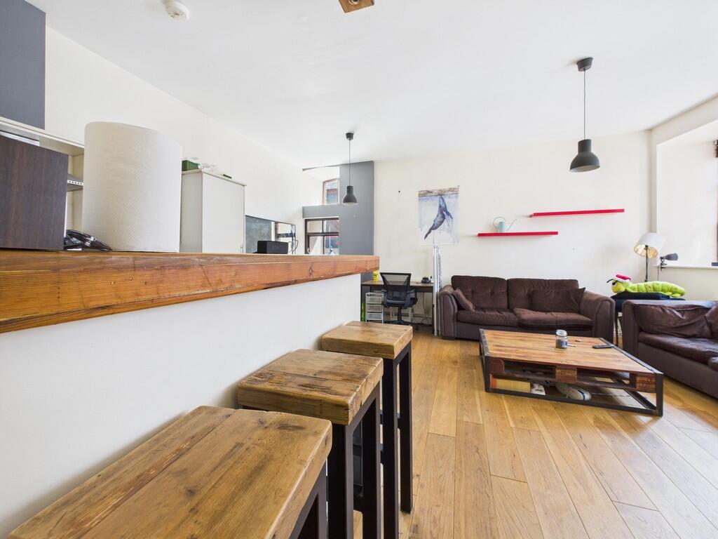 CAM03974G0-PR0198...