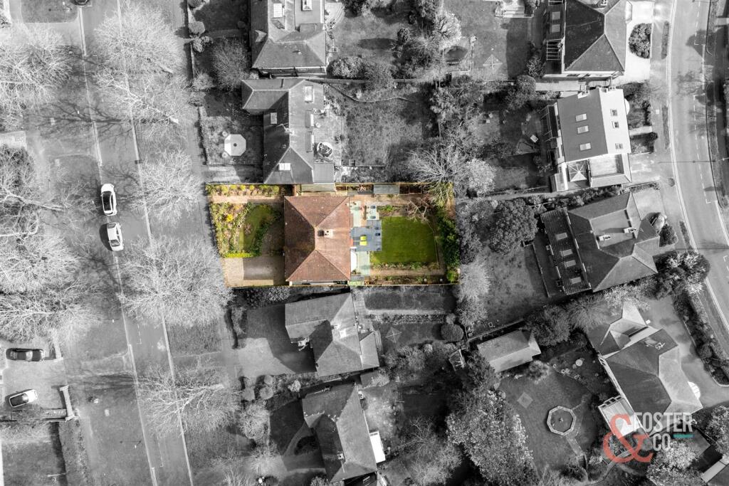 Surrenden Crescent, 32-009bw.jpg