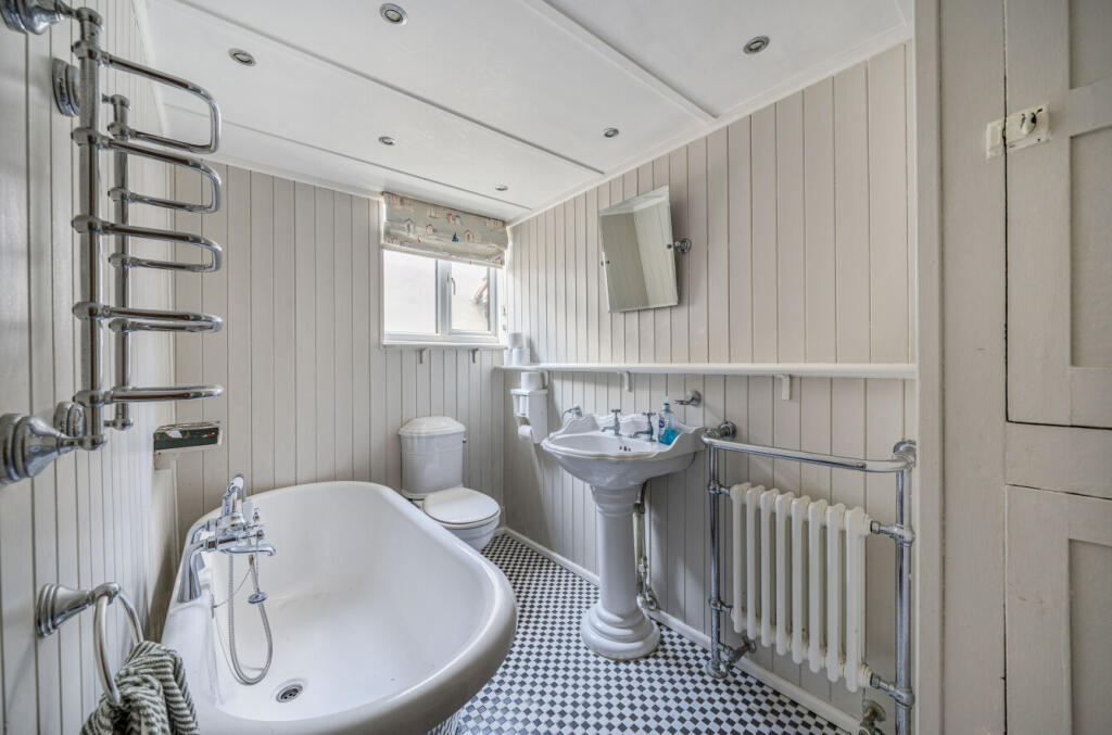 1318133-10-686537...