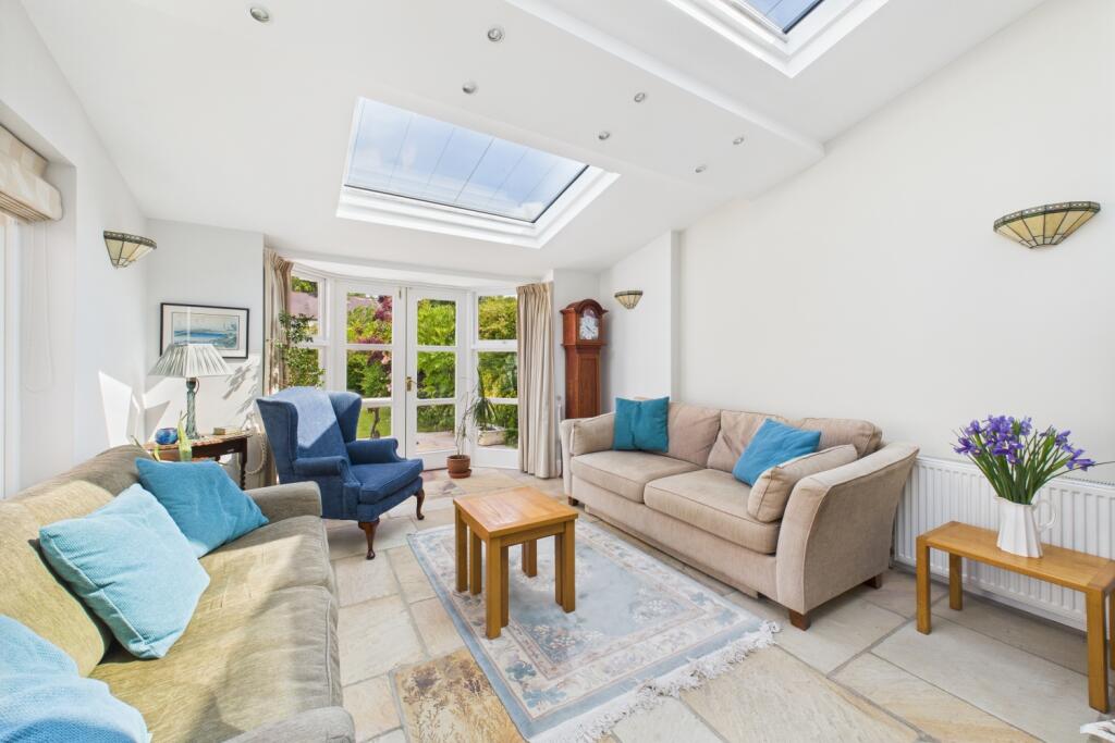 CAM03162G0-PR0281-STILL016