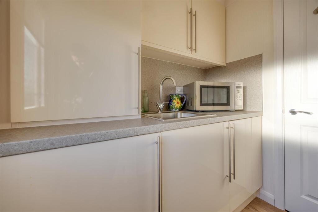 8_MAPLE_CRESCENT_RED_DEER_VILLAGE_012.JPEG
