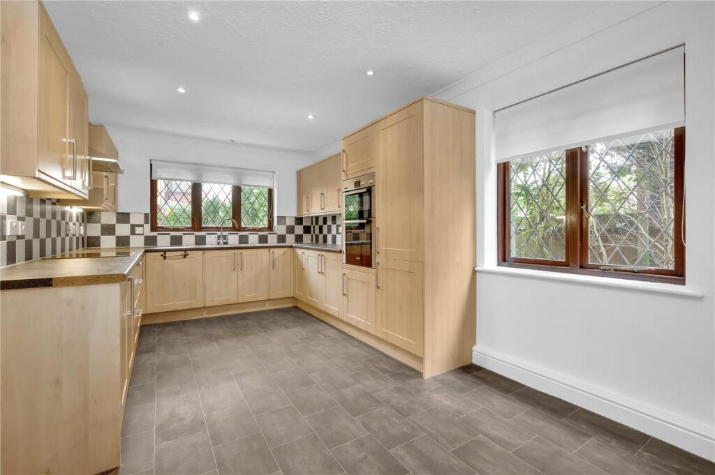 Eat In Kitchen
