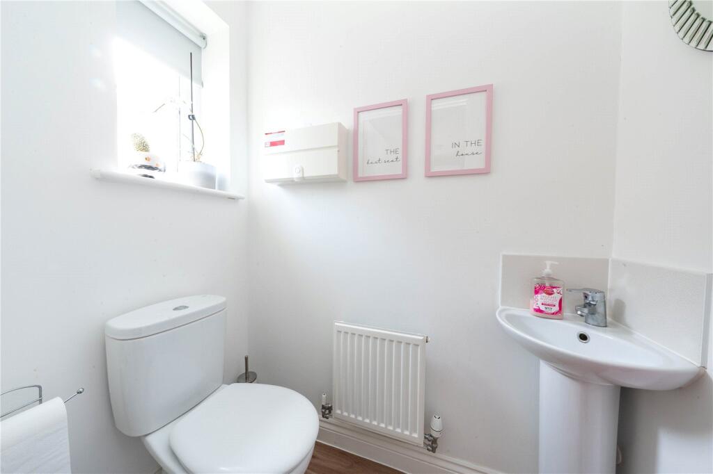 Dowstairs Wc