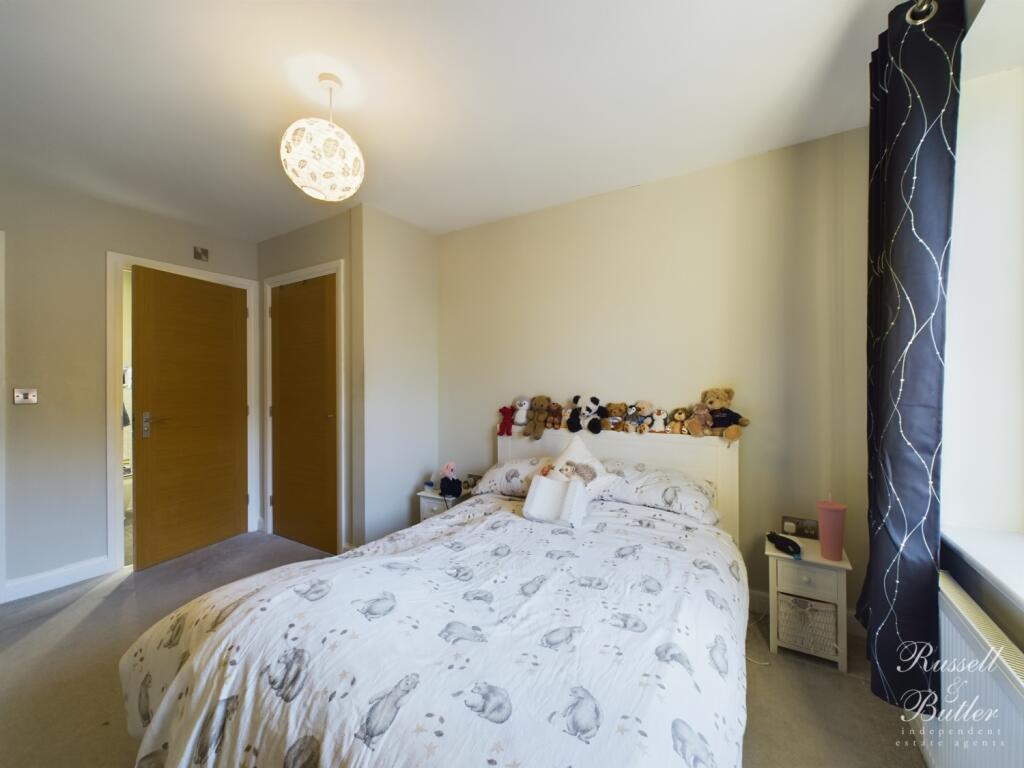 CAM01995G0-PR0238-STILL014