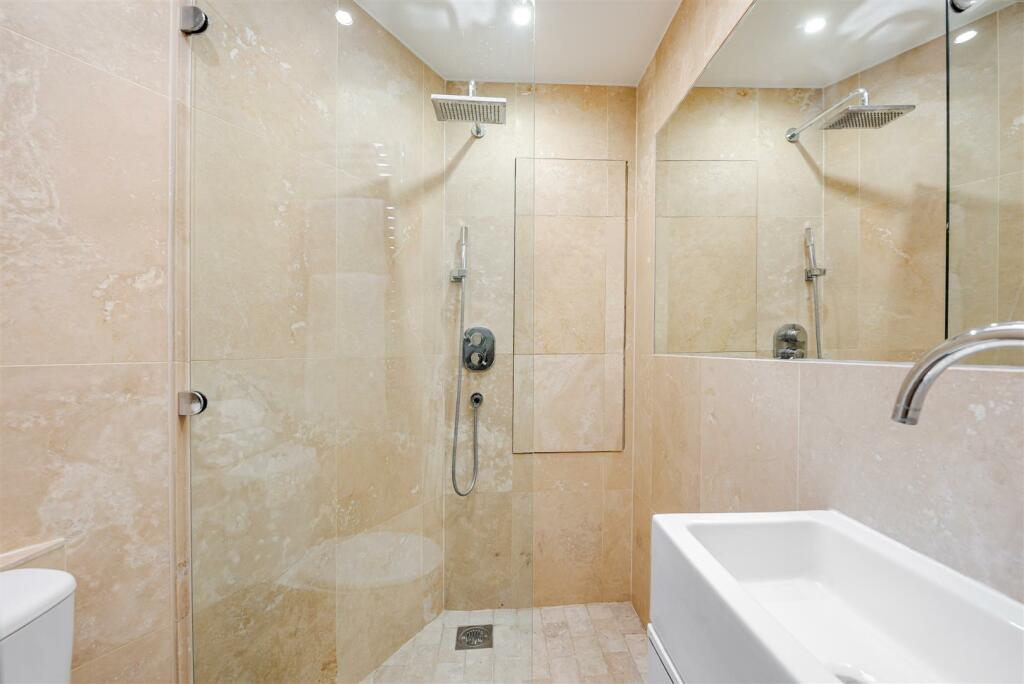 Bina Gardens 1B-7.jpg