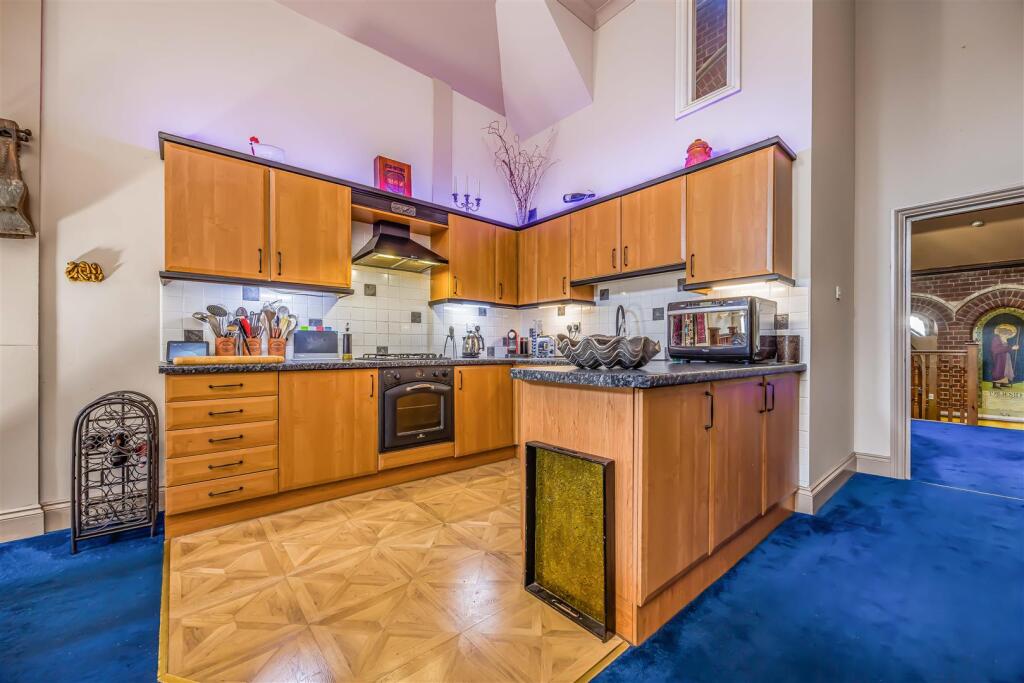 9 Grand Division Row, Henderson Road, Southsea-Sma