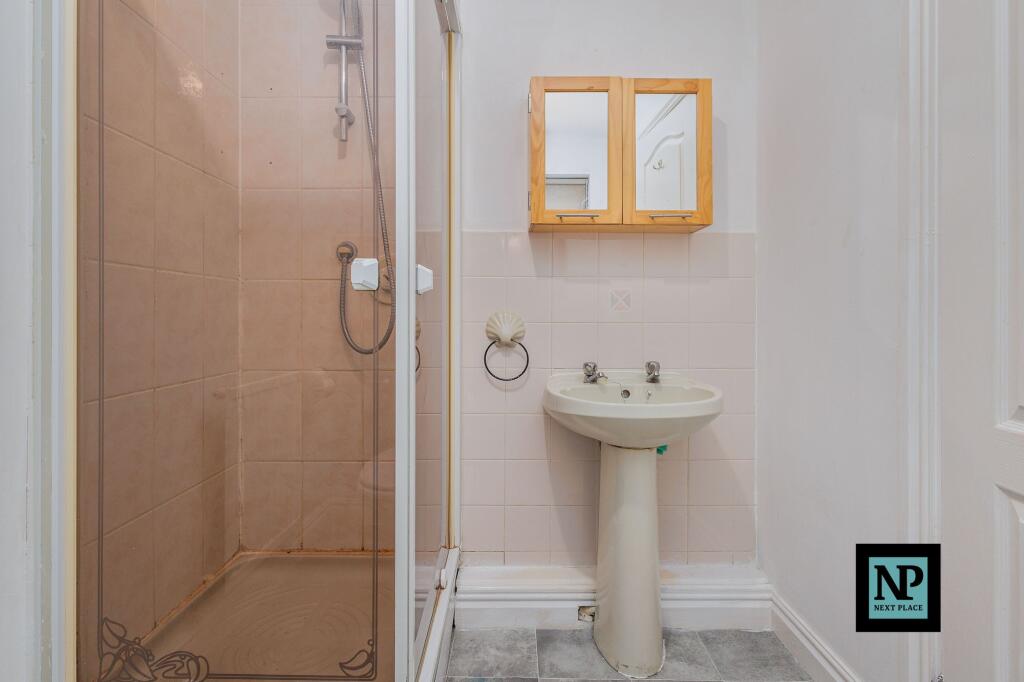 Ensuite to Master Bedroom