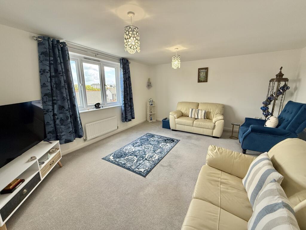 Sitting Room/Bedroom 4