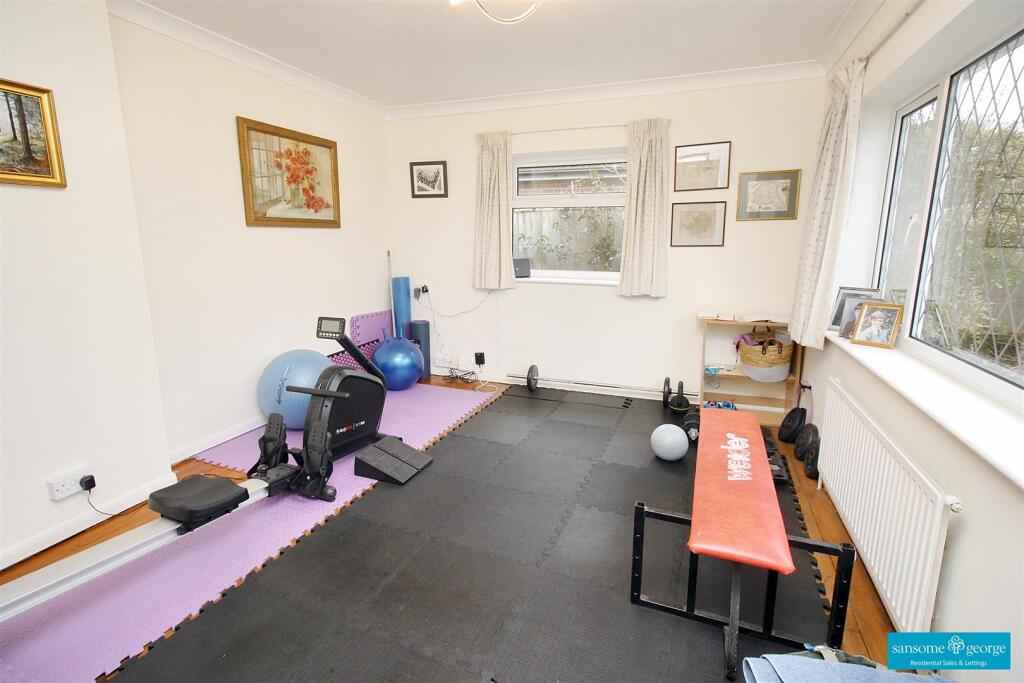 Bedroom 2/Gym