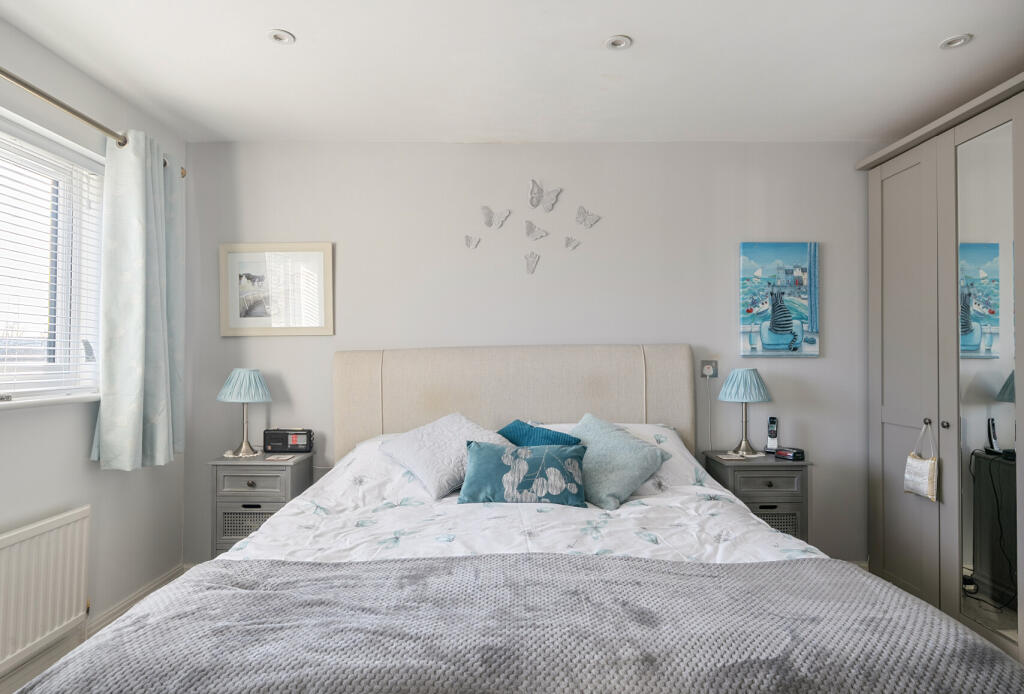 1382859-17-691dd1...