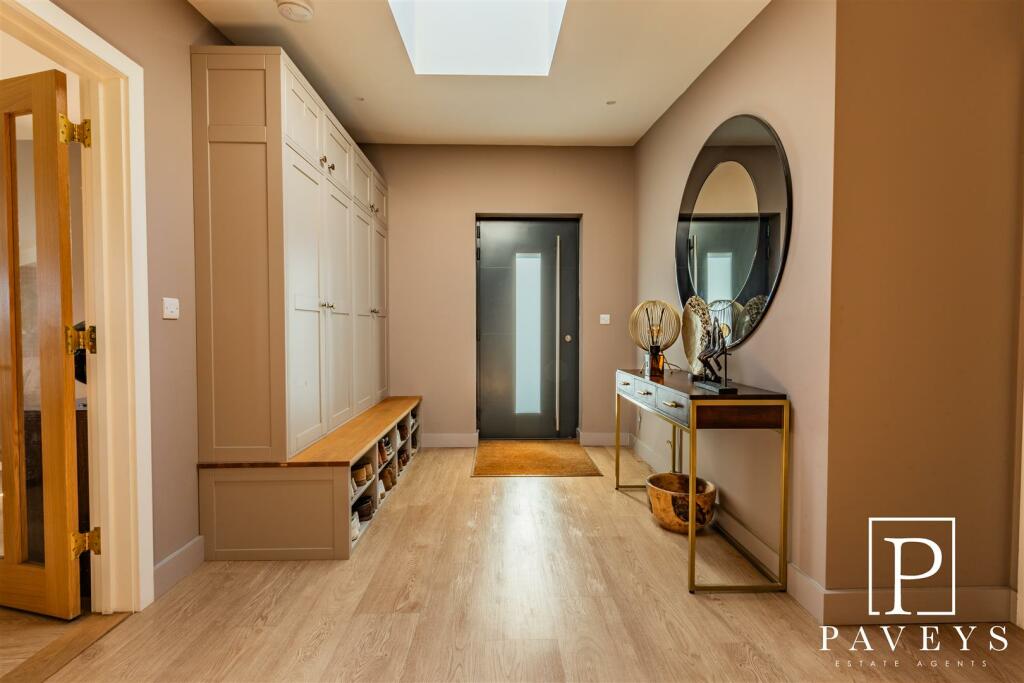 ENTRANCE HALL