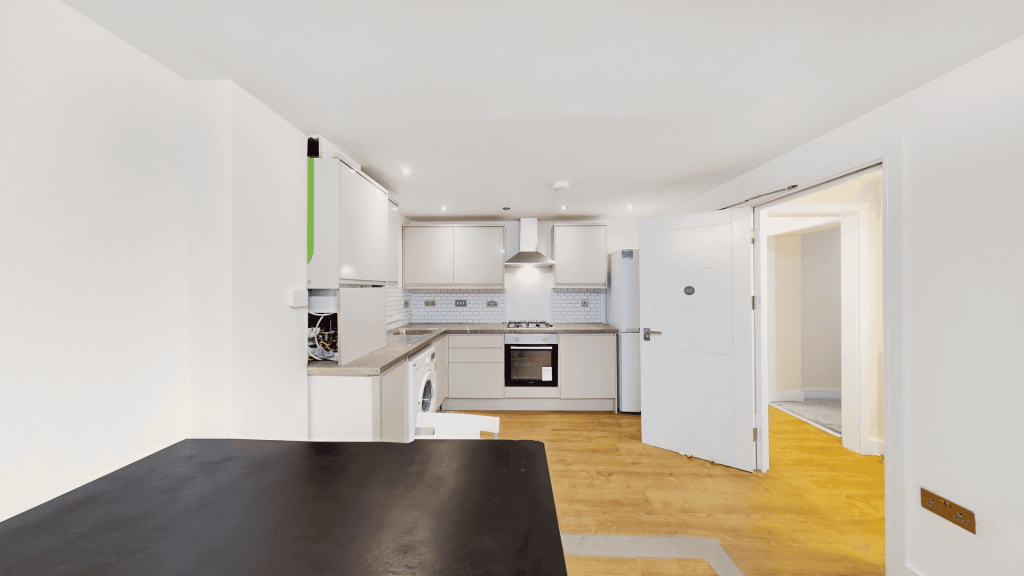 KITCHEN/DINER ONE