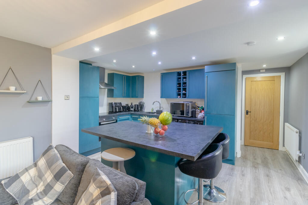 Breakfasting Kitchen