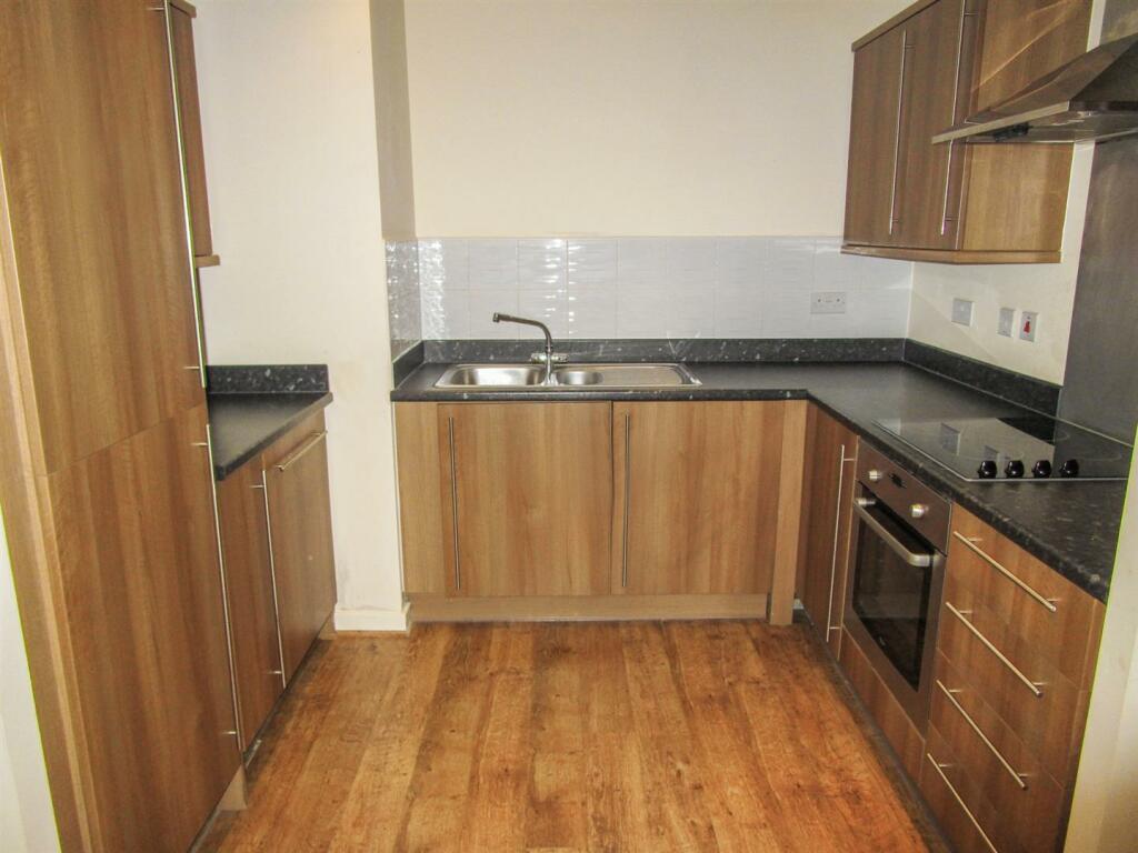 kitchen 1.jpg