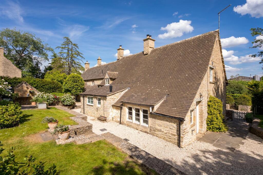 102 - 40-41 Barnsley - GL7 5EE - Web.jpg