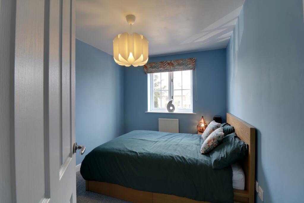 Bed 3 b