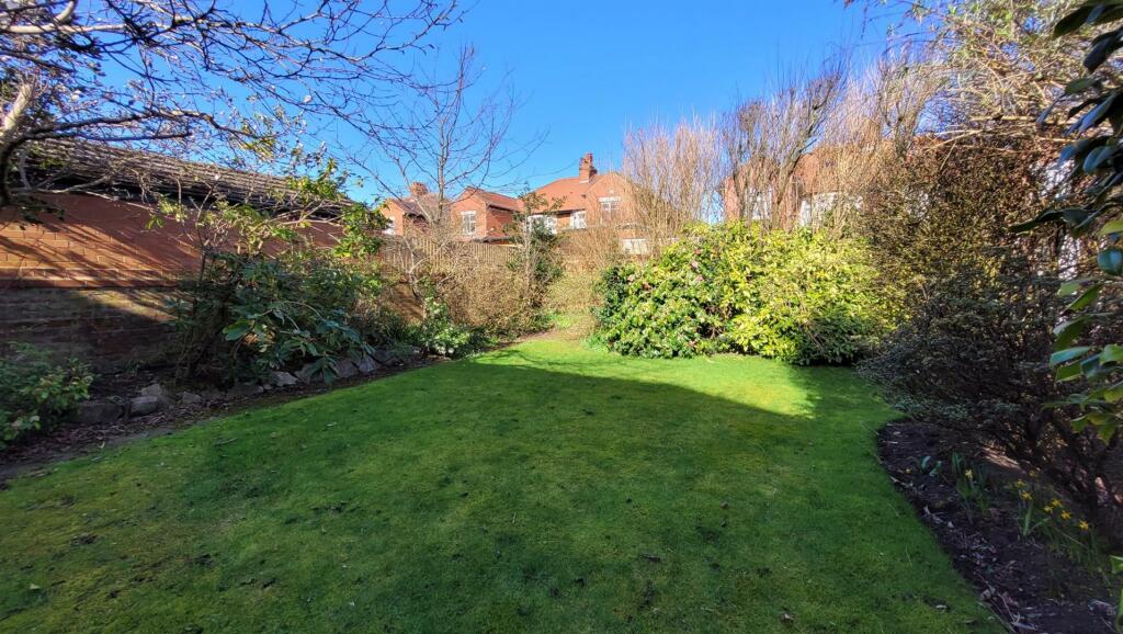 Newbury Road, 17 - Rear garden 3 new.jpg