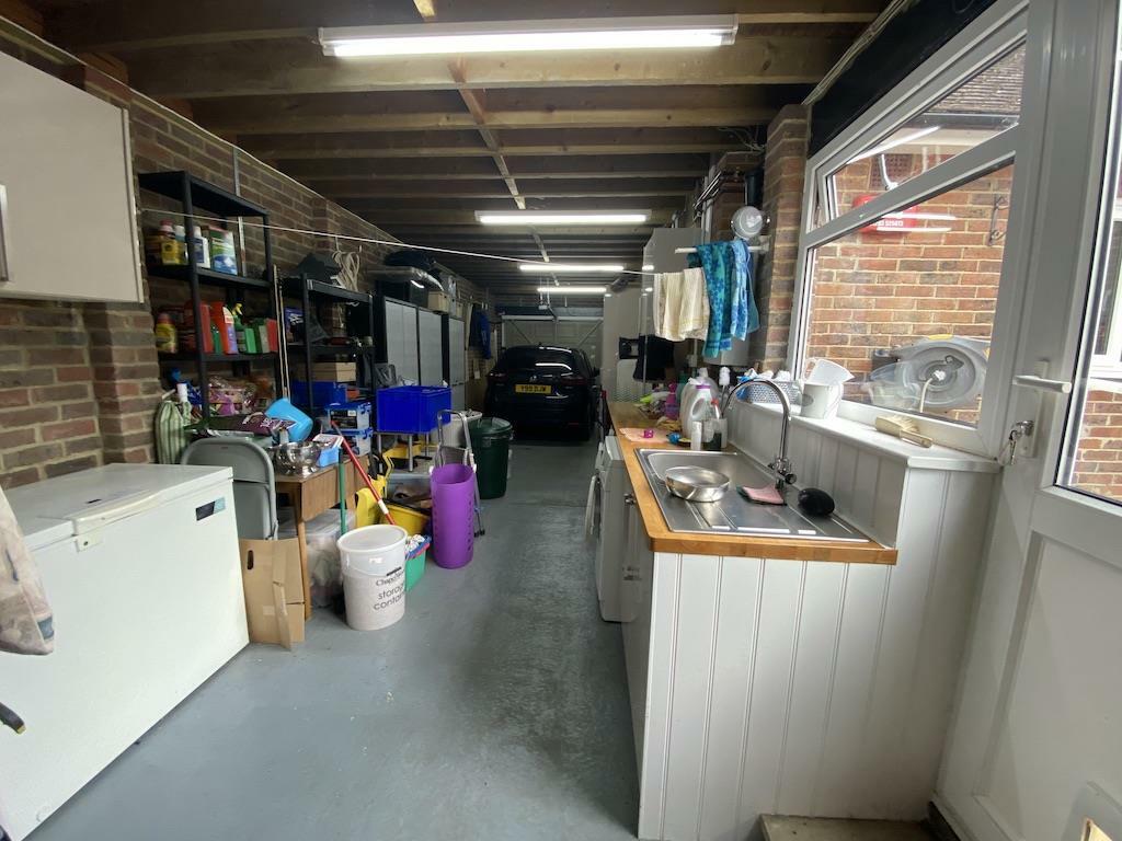 15 - Garage to front.jpg