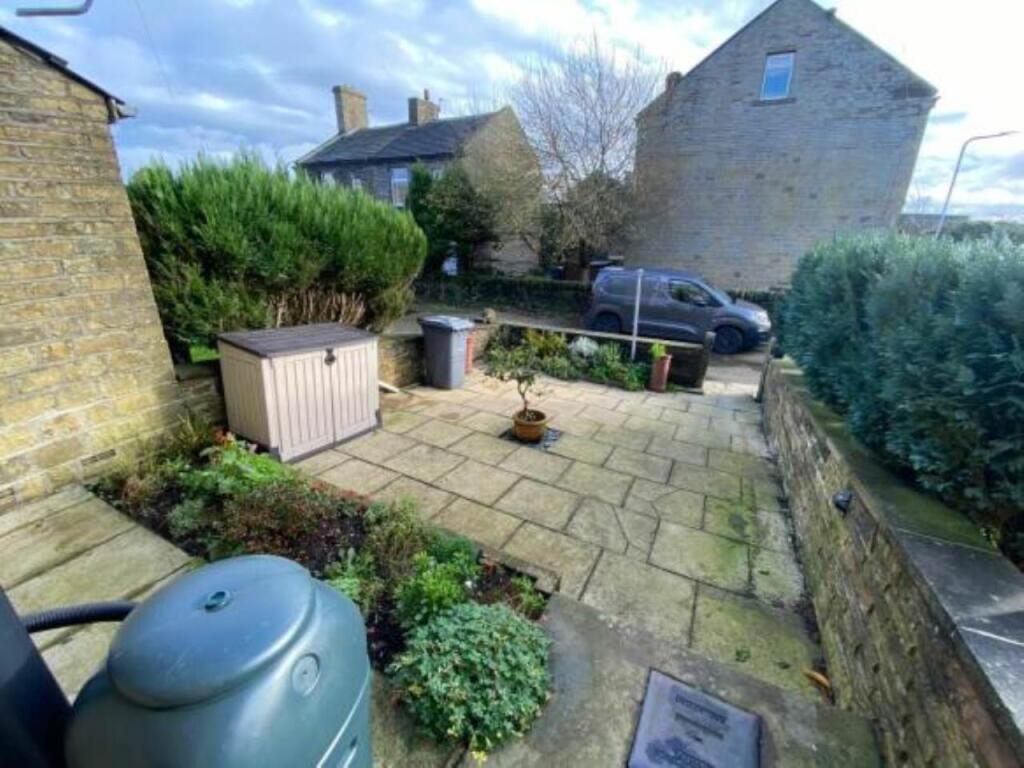 81831_LBL220226_L_IM